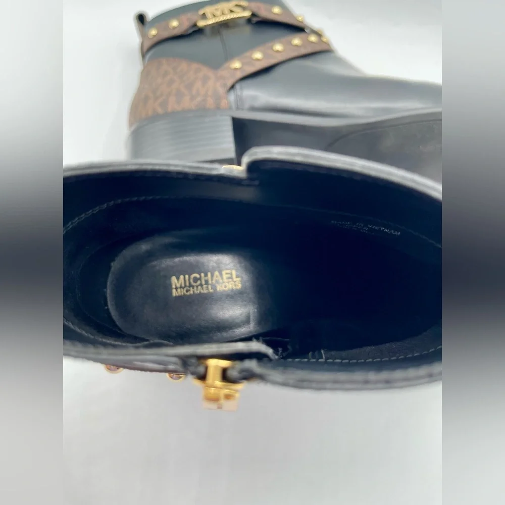 MICHAEL KORS Kincaid Leather and Studded Logo Ankle Boots. Size 8 M - Picture 13 of 15